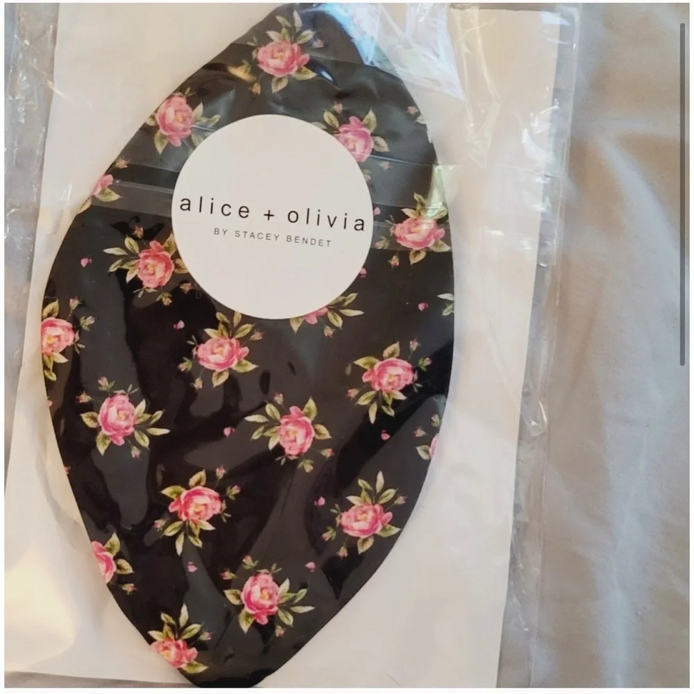 Alice + Olivia Black Jersey Floral Face Mask NEW In Package - Black